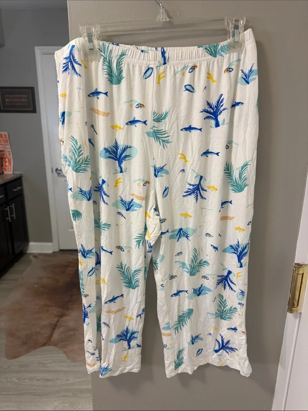 NWT beach theme resort wear vacation super soft pajama set,L